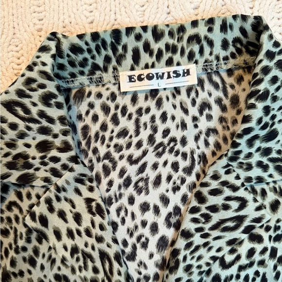 Ecowish Leopard Print Long Sleeve Blouse size L - Picture 2 of 10